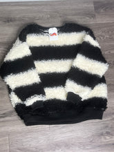 Load image into Gallery viewer, Black &amp; White Cozy Sweater 5-16
