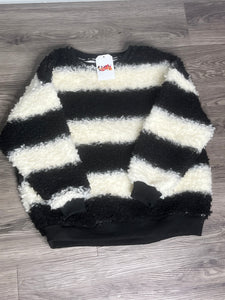 Black & White Cozy Sweater 5-16